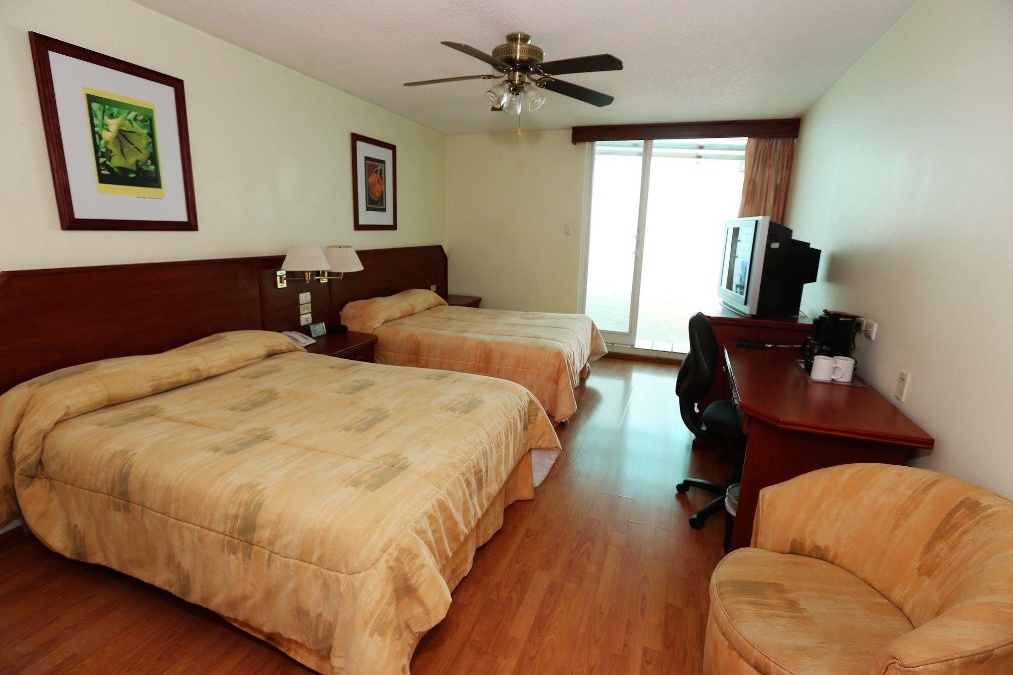 Hotel Marcella Clase Ejecutiva Morelia Bagian luar foto