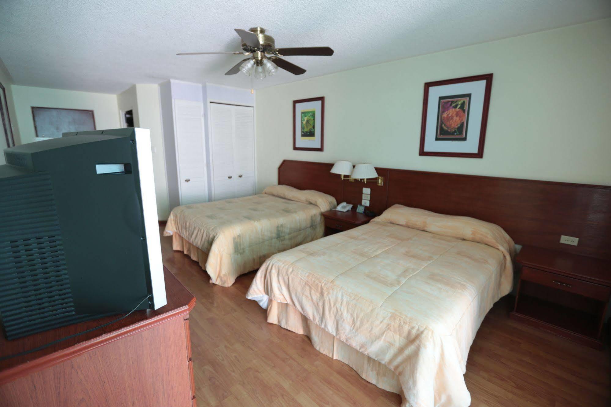 Hotel Marcella Clase Ejecutiva Morelia Bagian luar foto